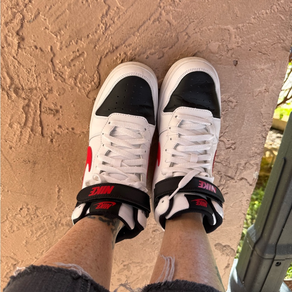 Nike White and Black Sneakers with Red Details